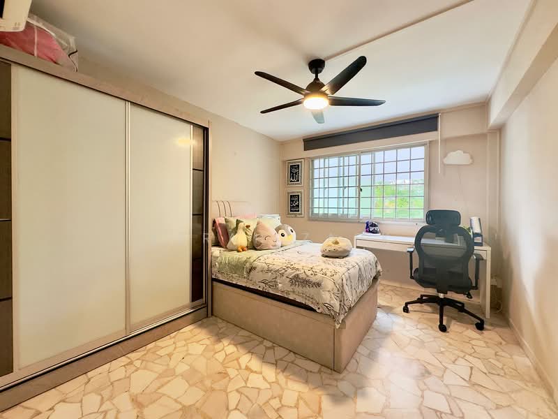 337 Bukit Batok Street 34, 337 Bukit Batok Street 34, 3 Bedrooms, 1,119 sqft, HDB Flat For Sale, by Farah Zack, 500130212 - Bedroom - PropertyGuru.com.sg