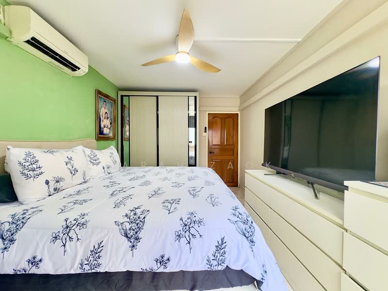 337 Bukit Batok Street 34, 337 Bukit Batok Street 34, 3 Bedrooms, 1,119 sqft, HDB Flat For Sale, by Farah Zack, 500130212 - Bedroom - PropertyGuru.com.sg
