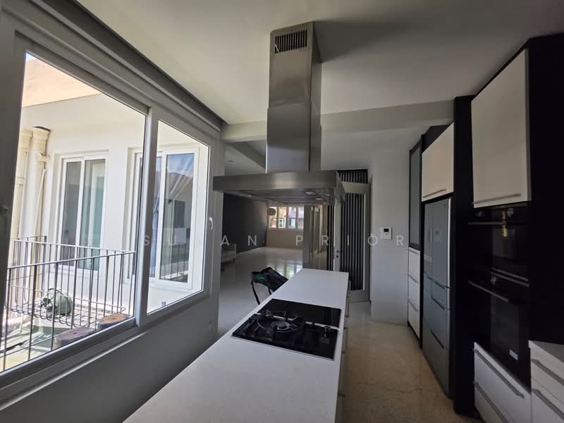 1 km To RGPS! 2+1 Greenwood Walkup, Hillcrest Road, Greenwood Avenue, Bukit Timah, 2 Bedrooms, 1,142 sqft, Walk-up Apartment For Sale, by Susan Prior, 500130218 - PropertyGuru.com.sg