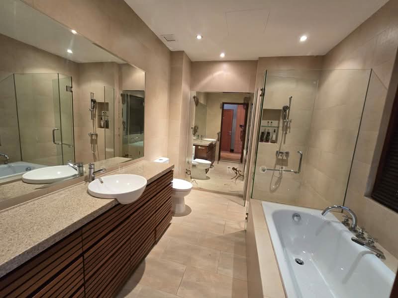 Blair Amazing 5+2+2 6000 sf!!, Spottiswoode Park Road, Blair Road, 6 Bedrooms, 5,900 sqft, Conservation House For Sale, by Susan Prior, 500130229 - PropertyGuru.com.sg