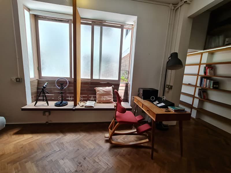 Tiong Bahru Unique 2 Bed 1 Bath, Chay Yan Street, Yong Siak Street, 2 Bedrooms, 1,090 sqft, Conservation House For Rent, by Susan Prior, 500130235 - PropertyGuru.com.sg