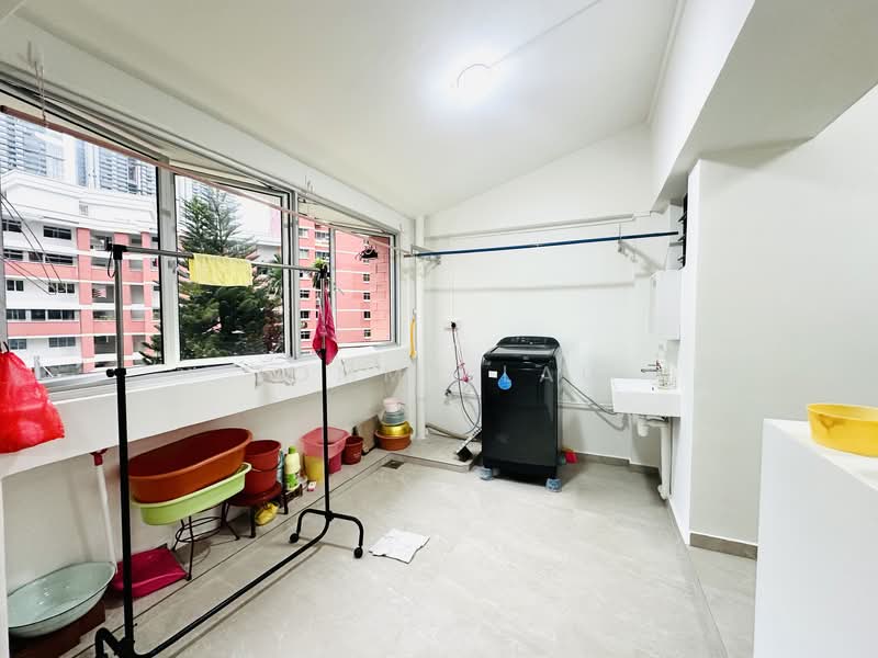 149 Mei Ling Street, 149 Mei Ling Street, 4 Bedrooms, 1,572 sqft, HDB Flat For Sale, by Tommy Lau, 500130263 - Balcony - PropertyGuru.com.sg