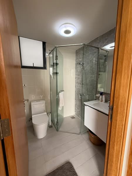 La Fiesta, 70 Sengkang Square, 2 Bedrooms, 753 sqft, Condominium For Sale, by Dylan Lee, 500130272 - Bathroom - PropertyGuru.com.sg