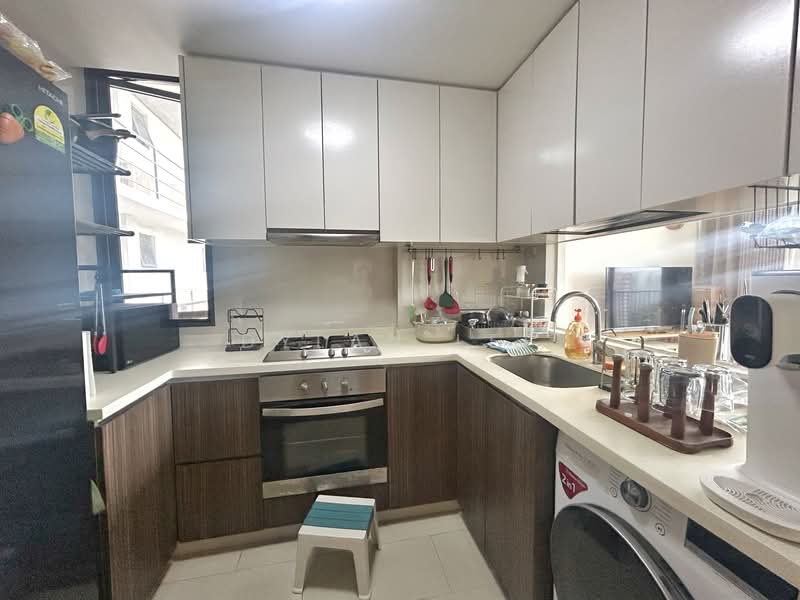 La Fiesta, 70 Sengkang Square, 2 Bedrooms, 753 sqft, Condominium For Sale, by Dylan Lee, 500130272 - Kitchen - PropertyGuru.com.sg
