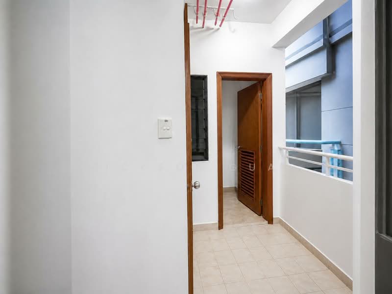 5.2% rental yield near MRT! Fire Sale 🔥 230k below value!, , 4 Bedrooms, 1,012 sqft, Condominium For Sale, by Nickson Guay, 500130310 - Interior - PropertyGuru.com.sg