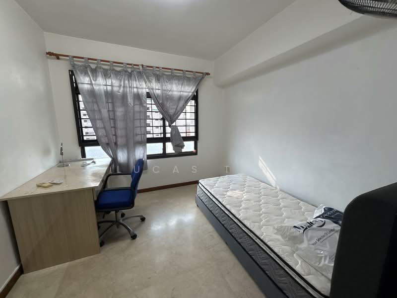 627 Jurong West Street 65, 627 Jurong West Street 65, 3 Bedrooms, 1,399 sqft, HDB Flat For Rent, by Lucas Tan, 500130314 - Bedroom - PropertyGuru.com.sg