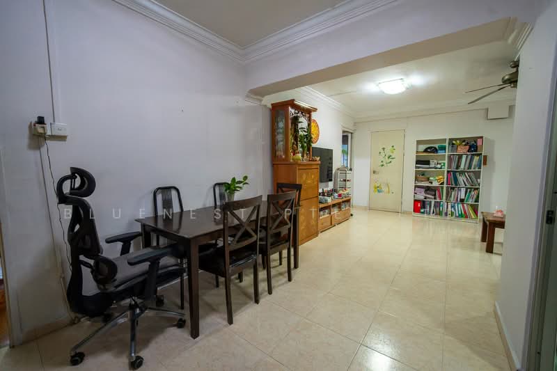 639 Woodlands Ring Road, 639 Woodlands Ring Road, 4 Bedrooms, 1,302 sqft, HDB Flat For Sale, by KENNETH CHUA, 500130316 - Living Room - PropertyGuru.com.sg