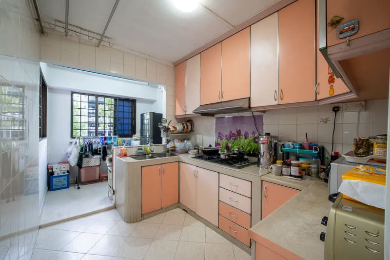 639 Woodlands Ring Road, 639 Woodlands Ring Road, 4 Bedrooms, 1,302 sqft, HDB Flat For Sale, by KENNETH CHUA, 500130316 - Kitchen - PropertyGuru.com.sg