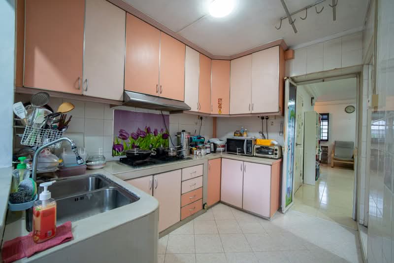 639 Woodlands Ring Road, 639 Woodlands Ring Road, 4 Bedrooms, 1,302 sqft, HDB Flat For Sale, by KENNETH CHUA, 500130316 - Kitchen - PropertyGuru.com.sg