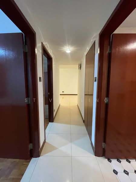 La Casa, 64 Woodlands Drive 16, 3 Bedrooms, 1,141 sqft, Condominium For Rent, by Steven Ling, 500130320 - Corridor - PropertyGuru.com.sg