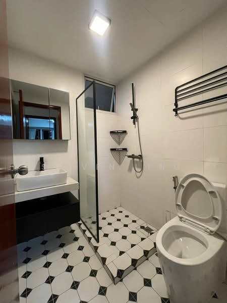 La Casa, 64 Woodlands Drive 16, 3 Bedrooms, 1,141 sqft, Condominium For Rent, by Steven Ling, 500130320 - Bathroom - PropertyGuru.com.sg