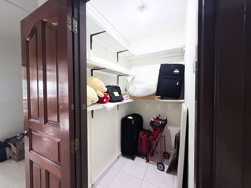 450 Clementi Avenue 3, 450 Clementi Avenue 3, 2 Bedrooms, 883 sqft, HDB Flat For Sale, by Kesinee Kess, 500130358 - Interior - PropertyGuru.com.sg