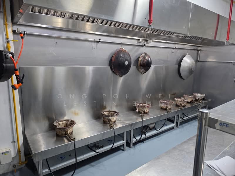 CT Foodchain, 200 Pandan Loop, 1,000 sqft, Factory / Workshop (B2) For Rent, by Ong Poh Wei Lestin 王博威, 500130360 - Kitchen - CommercialGuru.com.sg