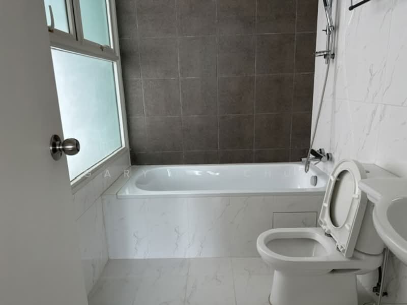 Blossoms @ Woodleigh, 12 Woodleigh Close, 3 Bedrooms, 1,206 sqft, Condominium For Rent, by Gary H S Chua, 500130361 - Bathroom - PropertyGuru.com.sg