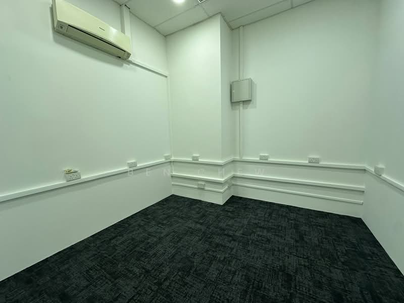 Tradehub 21, 18 Boon Lay Way, 1,400 sqft, Light Industrial (B1) For Rent, by Ben Chew, 500130370 - Interior - CommercialGuru.com.sg