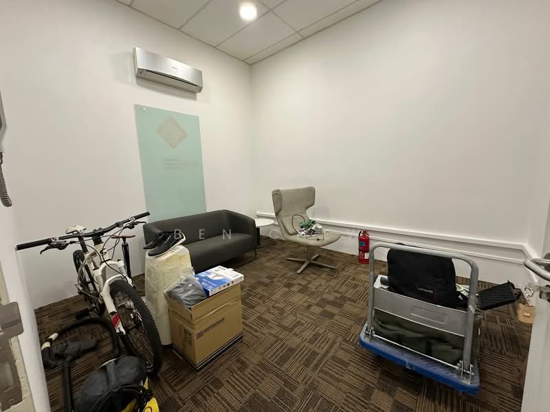 Tradehub 21, 18 Boon Lay Way, 1,400 sqft, Light Industrial (B1) For Rent, by Ben Chew, 500130370 - Interior - CommercialGuru.com.sg