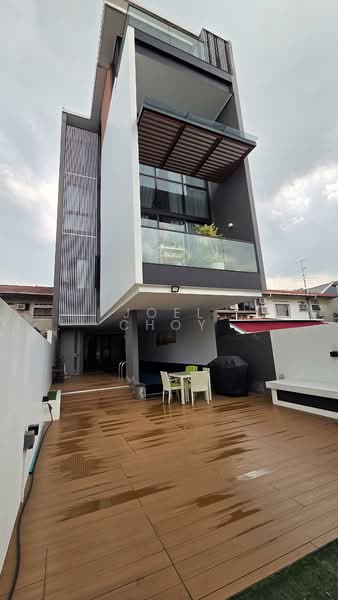 3 years old! Like New! 7000sqft build-up, 4 levels Terrace with 11.5m Pool plus Lift! Well Designed!, Da Sliva Lane, 5 Bedrooms, 6,987 sqft, Terraced House For Sale, by Joel Choy, 500130375 - Exterior - PropertyGuru.com.sg