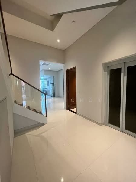 3 years old! Like New! 4 storeys Terrace with lift! 5brs Ensuite! Great Efficient Design and Layout!, Da Sliva Lane, 5 Bedrooms, 6,987 sqft, Terraced House For Sale, by Joel Choy, 500130375 - Interior - PropertyGuru.com.sg