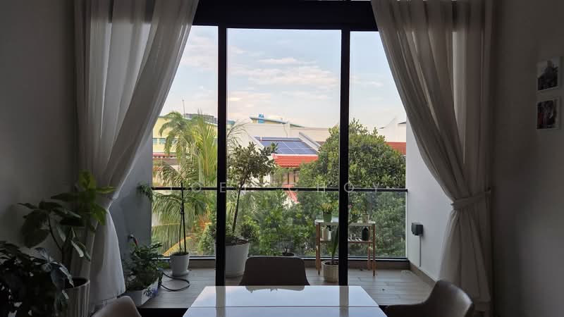 3 years build! Like New! 7000sqft build-up, 4 levels with 11.5m Pool, Lift! Unblocked Views!, Da Sliva Lane, 5 Bedrooms, 6,987 sqft, Terraced House For Sale, by Joel Choy, 500130375 - Balcony - PropertyGuru.com.sg