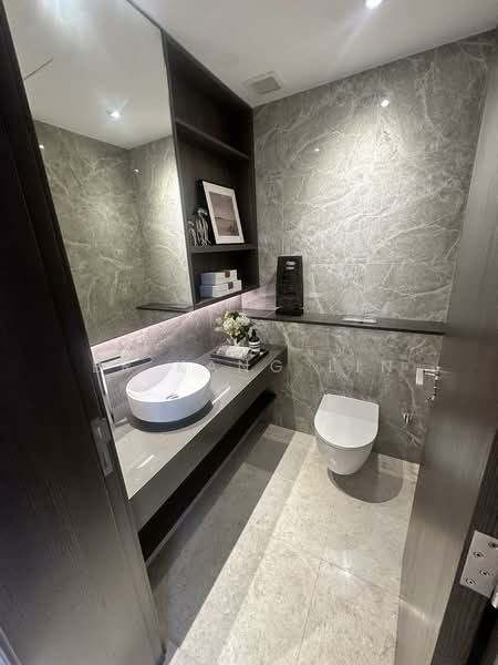 Tembusu Grand, 98 Jalan Tembusu, 5 Bedrooms, 2,691 sqft, Condominium For Sale, by Er Kang Lin, 500130376 - Bathroom - PropertyGuru.com.sg