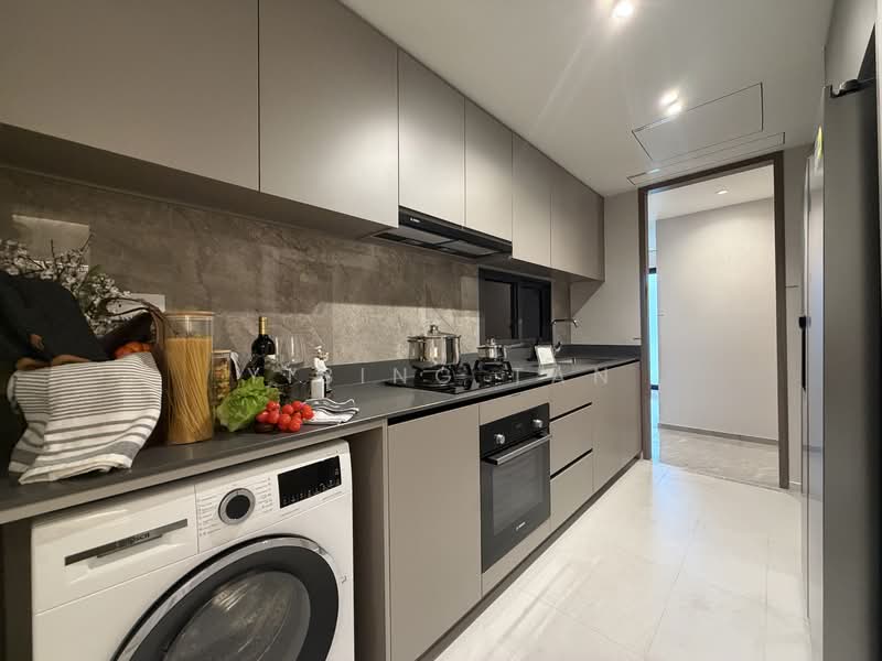 Norwood Grand, 10 Champions Way, 4 Bedrooms, 1,313 sqft, Condominium For Sale, by Yibing Tan, 500130386 - Kitchen - PropertyGuru.com.sg