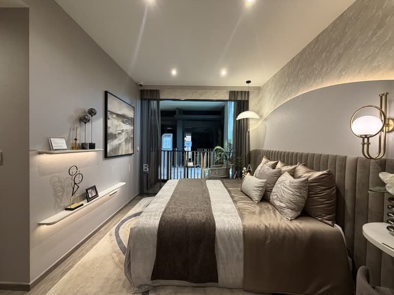 Norwood Grand, 10 Champions Way, 4 Bedrooms, 1,313 sqft, Condominium For Sale, by Yibing Tan, 500130386 - Master bedroom - PropertyGuru.com.sg
