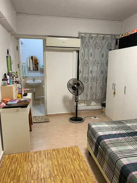 105 Clementi Street 12, 105 Clementi Street 12, 2 Bedrooms, 721 sqft, HDB Flat For Rent, by TENGKU SHAHRUL, 500130398 - Bedroom - PropertyGuru.com.sg