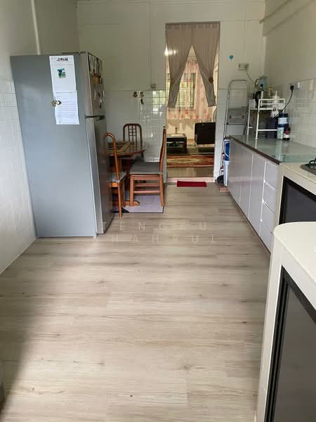 105 Clementi Street 12, 105 Clementi Street 12, 2 Bedrooms, 721 sqft, HDB Flat For Rent, by TENGKU SHAHRUL, 500130398 - Kitchen - PropertyGuru.com.sg