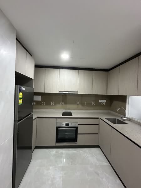 Penrose, 20 Sims Drive, 2 Bedrooms, 710 sqft, Condominium For Rent, by Gong Ying, 500130400 - Kitchen - PropertyGuru.com.sg