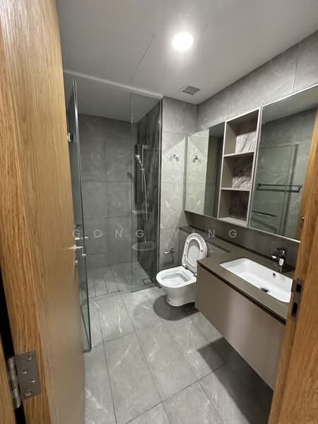 Penrose, 20 Sims Drive, 2 Bedrooms, 710 sqft, Condominium For Rent, by Gong Ying, 500130400 - Bathroom - PropertyGuru.com.sg