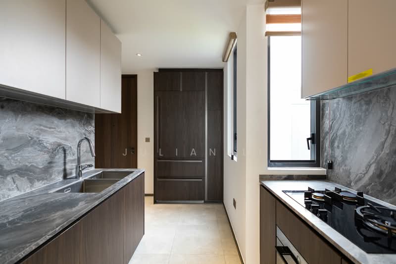 Leedon Green, 28 Leedon Heights, 4 Bedrooms, 1,744 sqft, Condominium For Sale, by Julian Li, 500130405 - Kitchen - PropertyGuru.com.sg