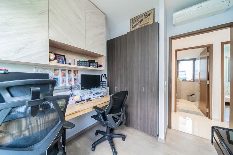 The Visionaire, 170 Canberra Drive, 4 Bedrooms, 1,313 sqft, Executive Condominium For Sale, by Michael Lim, 500130406 - Common Room 2 / Study - PropertyGuru.com.sg
