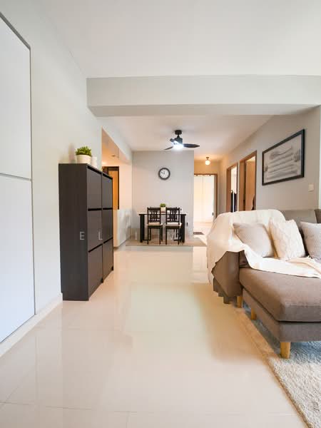 467A Bukit Batok West Avenue 9, 467A Bukit Batok West Avenue 9, 3 Bedrooms, 1,001 sqft, HDB Flat For Sale, by Elfi Muni, 500130420 - Living Room - PropertyGuru.com.sg