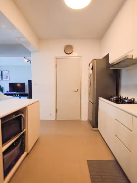 467A Bukit Batok West Avenue 9, 467A Bukit Batok West Avenue 9, 3 Bedrooms, 1,001 sqft, HDB Flat For Sale, by Elfi Muni, 500130420 - Kitchen - PropertyGuru.com.sg