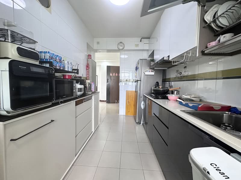 679A Punggol Drive, 679A Punggol Drive, 3 Bedrooms, 1,001 sqft, HDB Flat For Sale, by Cheryne Hoo, 500130424 - Kitchen - PropertyGuru.com.sg