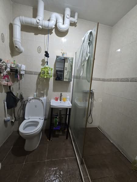 370 Woodlands Avenue 1, 370 Woodlands Avenue 1, 4 Bedrooms, 1,325 sqft, HDB Flat For Sale, by Novene Ng, 500130429 - Bathroom - PropertyGuru.com.sg