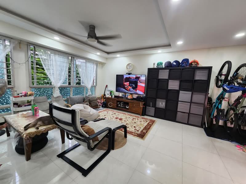 296C Bukit Batok Street 22, 296C Bukit Batok Street 22, 3 Bedrooms, 1,205 sqft, HDB Flat For Sale, by Joyce Lim, 500130462 - Living Room - PropertyGuru.com.sg