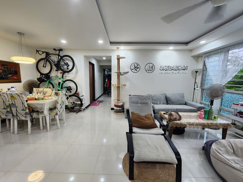 296C Bukit Batok Street 22, 296C Bukit Batok Street 22, 3 Bedrooms, 1,205 sqft, HDB Flat For Sale, by Joyce Lim, 500130462 - Living Room - PropertyGuru.com.sg