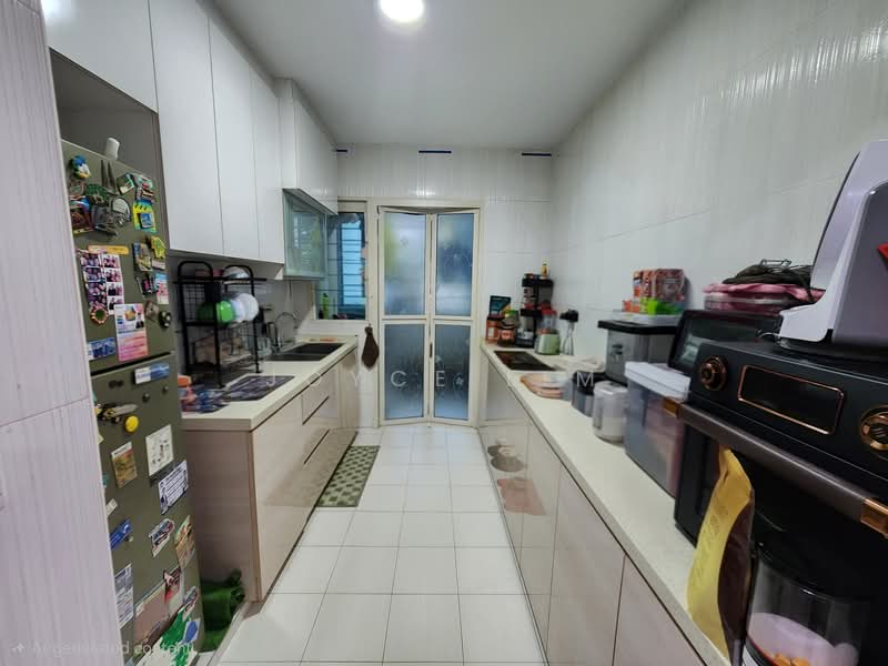 296C Bukit Batok Street 22, 296C Bukit Batok Street 22, 3 Bedrooms, 1,205 sqft, HDB Flat For Sale, by Joyce Lim, 500130462 - Kitchen - PropertyGuru.com.sg