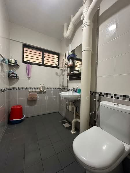 632 Veerasamy Road, 632 Veerasamy Road, 3 Bedrooms, 1,173 sqft, HDB Flat For Sale, by Jose Loh Zhenhao, 500130464 - Bathroom - PropertyGuru.com.sg