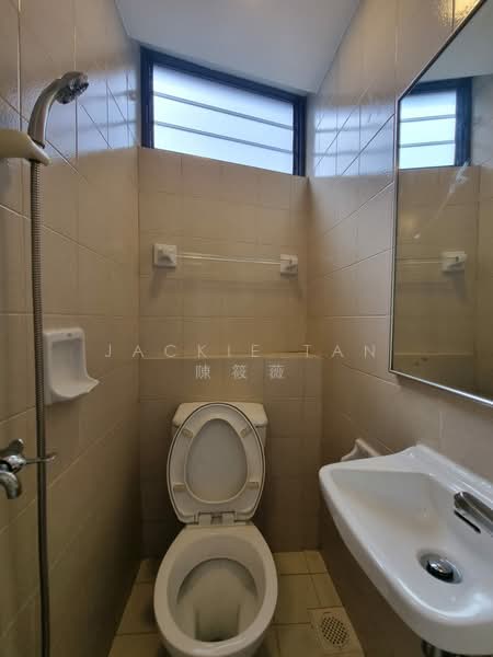 Grange 70, 70 Grange Road, 3 Bedrooms, 1,970 sqft, Condominium For Rent, by Jackie Tan 陳筱薇, 500130465 - Bathroom - PropertyGuru.com.sg