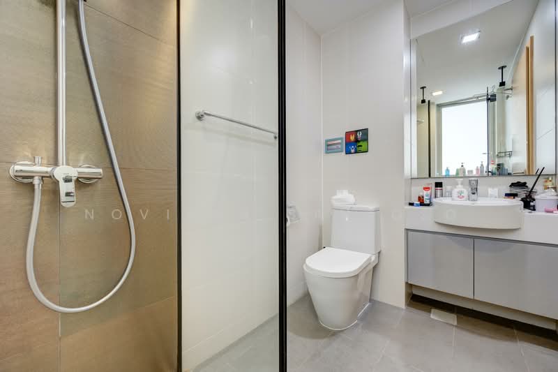 Livia, 69 Pasir Ris Grove, 4 Bedrooms, 1,539 sqft, Condominium For Sale, by Noviana Santoso, 500130466 - Bathroom - PropertyGuru.com.sg