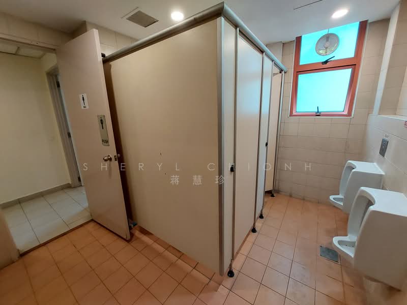 Teambuild Centre, 701 Geylang Road, 1,270 sqft, Office For Rent, by Sheryl Chionh 蒋慧珍, 500130471 - Teambuild Centre (Common Toilet) - CommercialGuru.com.sg