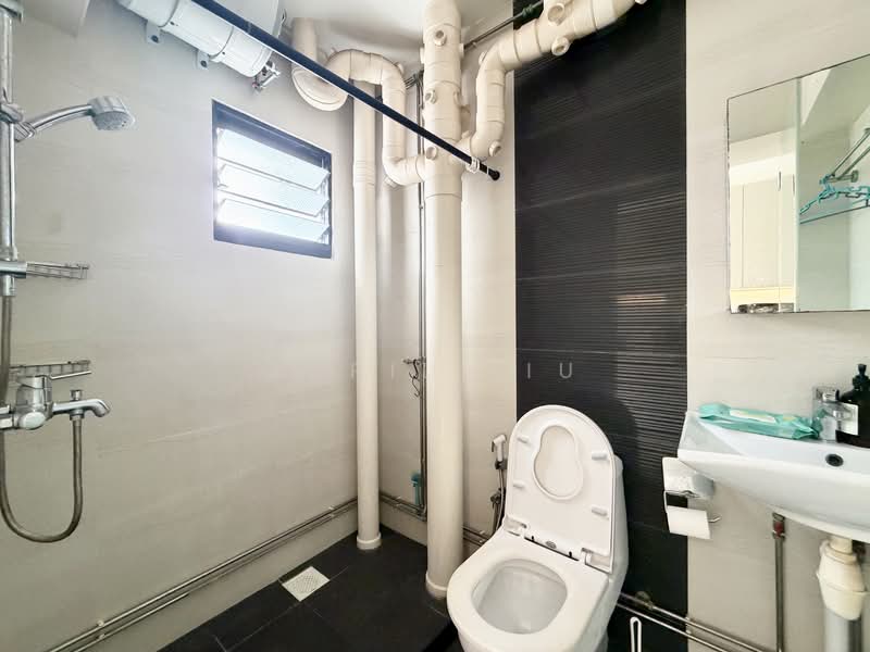 8B Boon Tiong Road, 8B Boon Tiong Road, 3 Bedrooms, 1,076 sqft, HDB Flat For Sale, by April Liu, 500130490 - Bathroom - PropertyGuru.com.sg