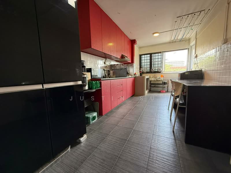 631 Ang Mo Kio Avenue 4, 631 Ang Mo Kio Avenue 4, 2 Bedrooms, 883 sqft, HDB Flat For Sale, by Justin Su, 500130497 - Kitchen - PropertyGuru.com.sg