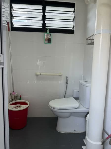 631 Ang Mo Kio Avenue 4, 631 Ang Mo Kio Avenue 4, 2 Bedrooms, 883 sqft, HDB Flat For Sale, by Justin Su, 500130497 - Bathroom - PropertyGuru.com.sg