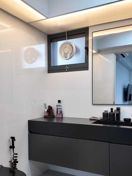 96 Dawson Road, 96 Dawson Road, 3 Bedrooms, 1,162 sqft, HDB Flat For Sale, by Ezekiel Sim, 500130510 - Master Bathroom - PropertyGuru.com.sg