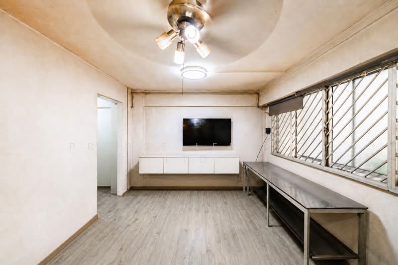 639 Yishun Street 61, 639 Yishun Street 61, 3 Bedrooms, 904 sqft, HDB Flat For Sale, by ADNIX LIU, 500130511 - Living Room - PropertyGuru.com.sg