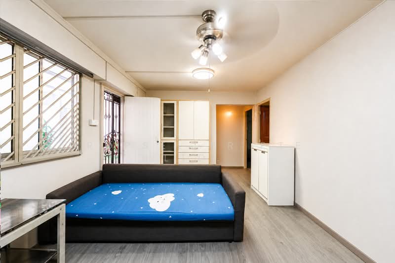 639 Yishun Street 61, 639 Yishun Street 61, 3 Bedrooms, 904 sqft, HDB Flat For Sale, by ADNIX LIU, 500130511 - Living Room - PropertyGuru.com.sg