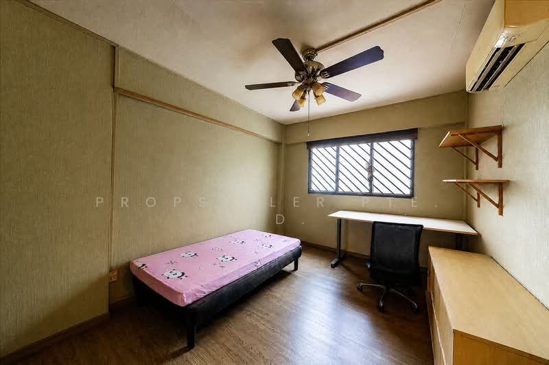 639 Yishun Street 61, 639 Yishun Street 61, 3 Bedrooms, 904 sqft, HDB Flat For Sale, by ADNIX LIU, 500130511 - Bedroom - PropertyGuru.com.sg